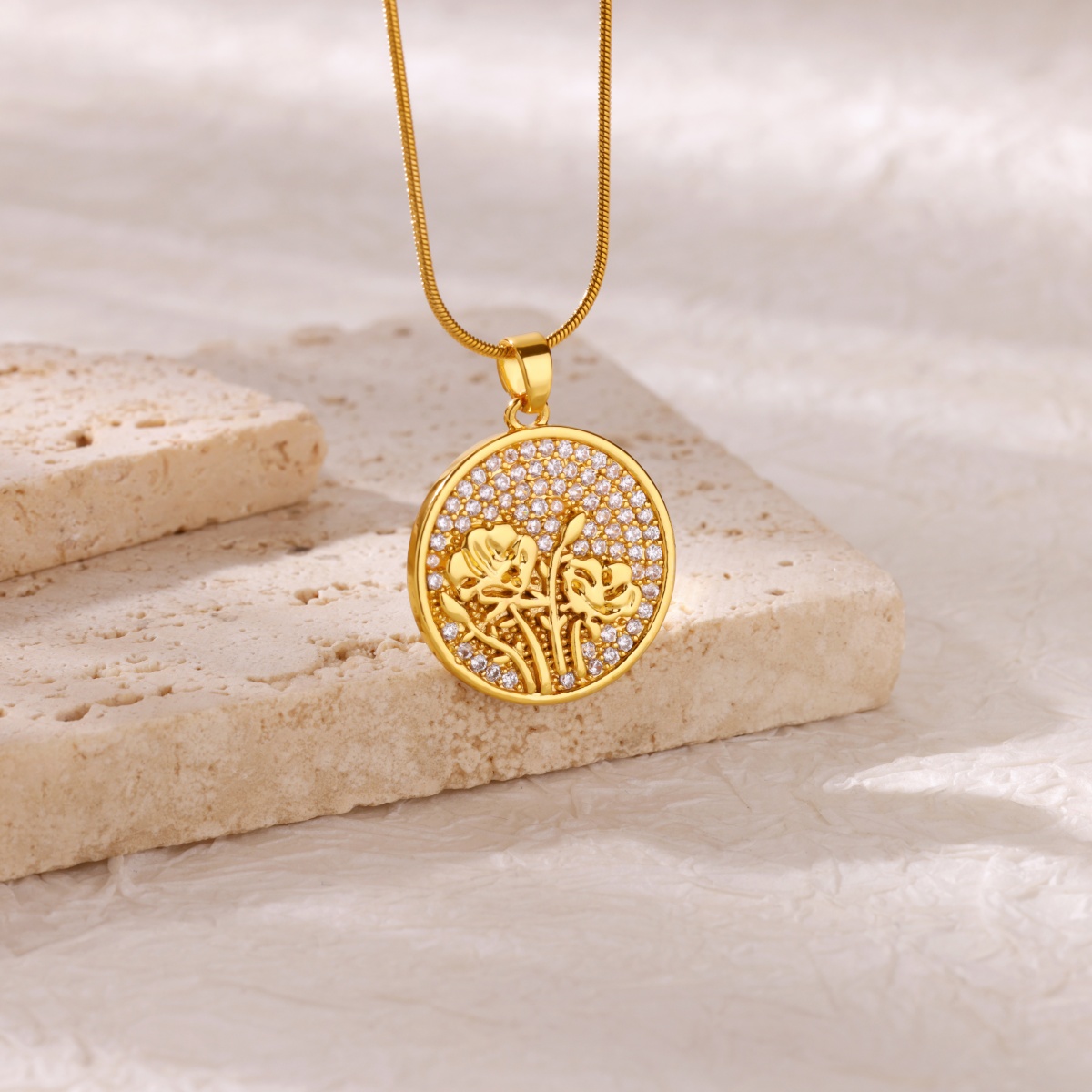 Zircon Flower Necklaces For Wo - Birth Flower Necklace recension och pris