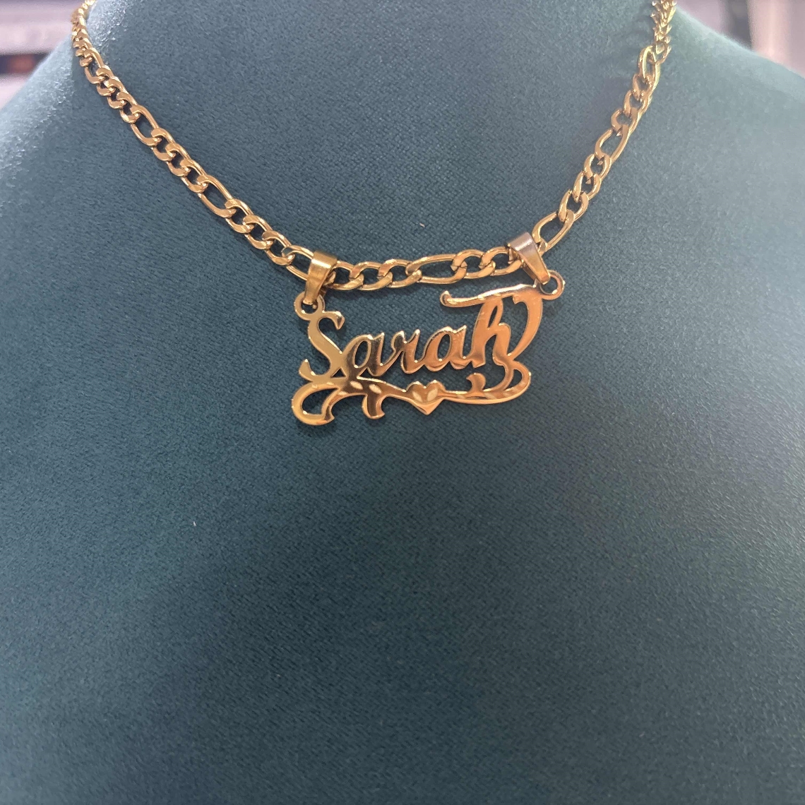 Custom Figaro Chain Heart Name - Name Necklace Custom recension och pris